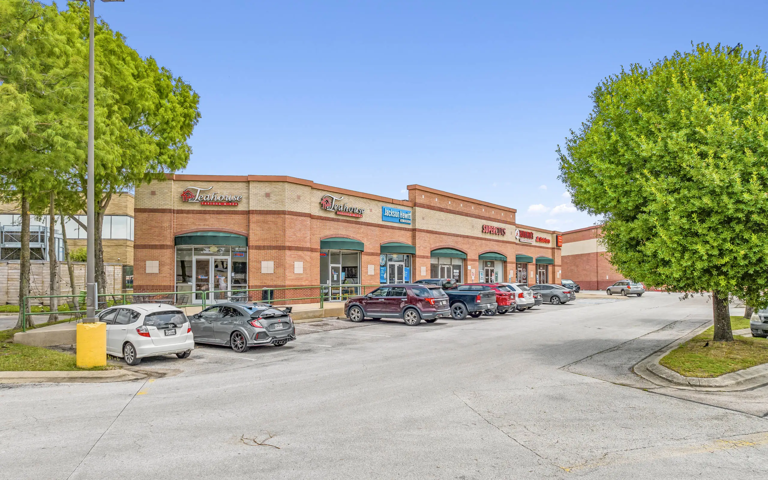 Jolinkwallace Clearlakemarketcenter Forlease 02-Jolink Wallace